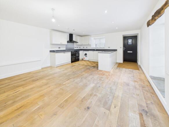 CAM04789G0-PR0019-STILL001