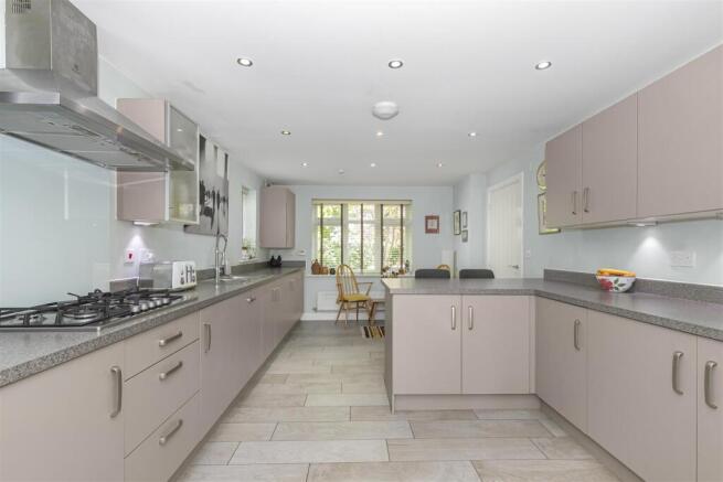 Kitchen 1.2.jpg