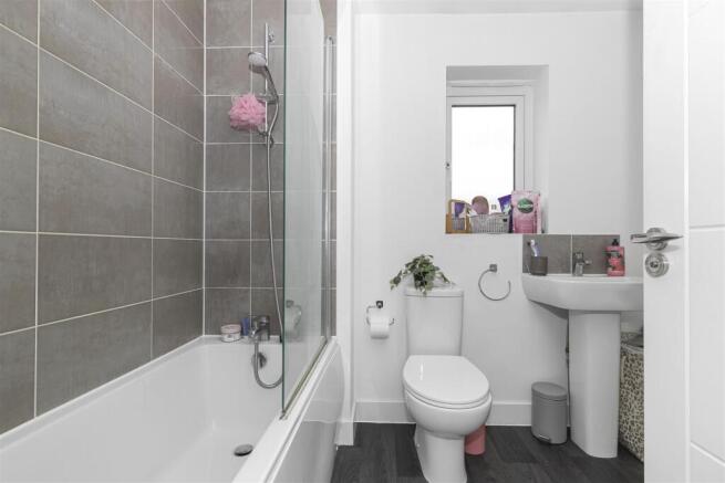 Bathroom.jpg