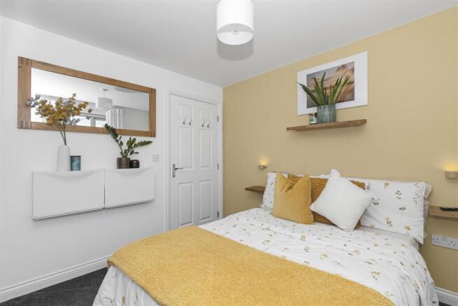 Bedroom 1.jpg