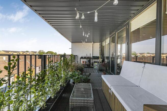 Balcony 2.jpg