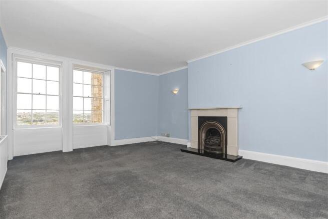 Lounge 1.jpg