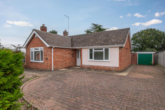 2 Bedroom Bungalow with Large Garden  for Sale