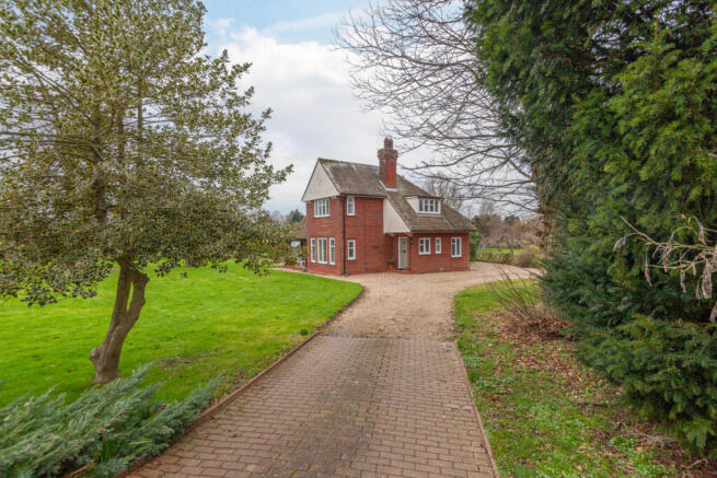 4 Bedroom Detached Home for Sale
