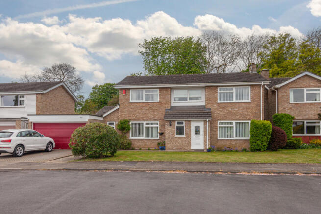 5 Bedroom Detached for Sale
