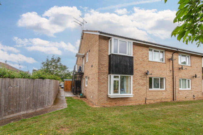 2 Bedroom Ground Floor Flat for Sale