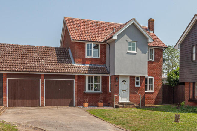 4 Bedroom Link-Detached for Sale