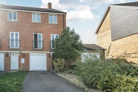 Noble Crescent, Berryfields, HP18