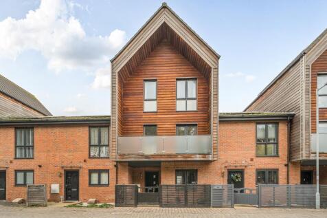 Brooks Mews, Aylesbury, HP19