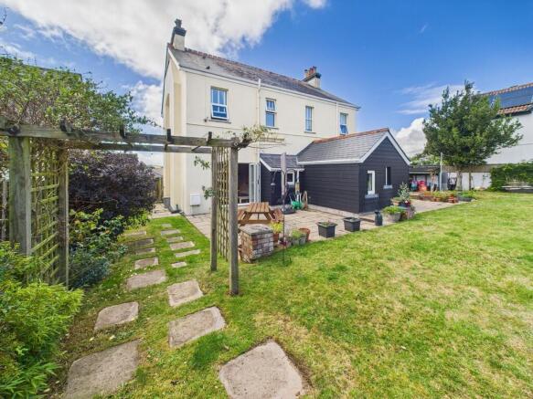 CAM02089G0-PR0561...