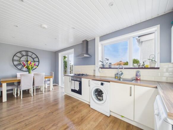 CAM02089G0-PR0575...