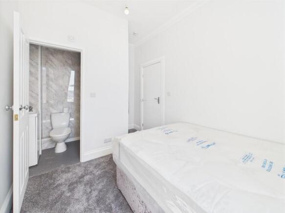 CAM02089G0-PR0482...