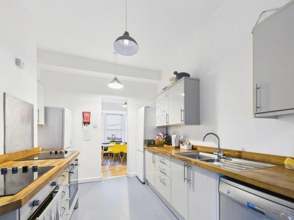 CAM03974G0-PR0260...