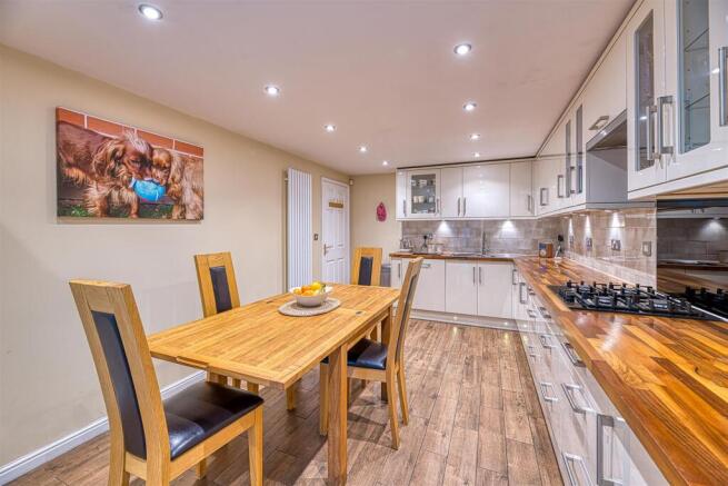 Kitchen/Dining Room