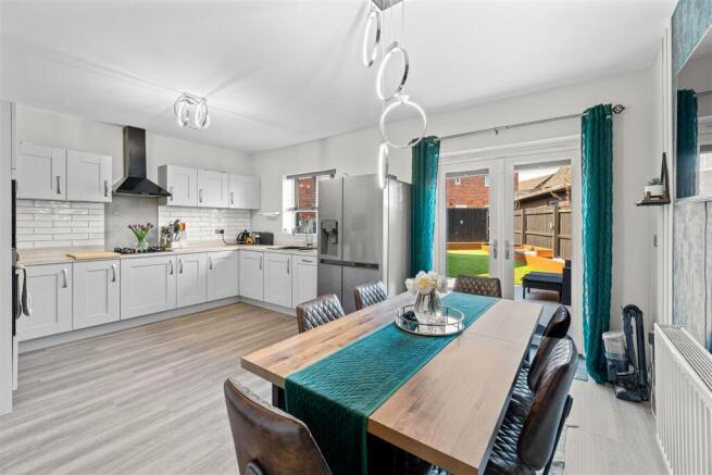 Kitchen/Dining Room