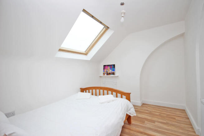 141vicbedroom3JPG.JPG