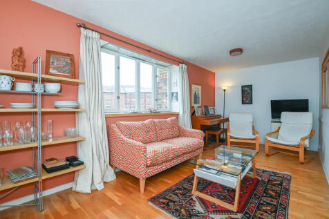 Flax House, Navigation Walk