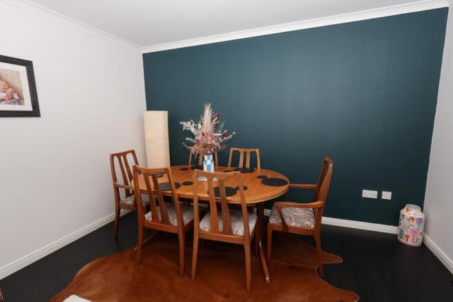 Lounge / Dining