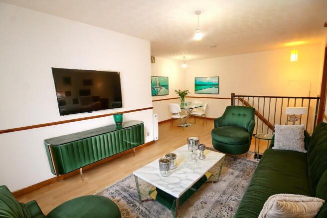 Lounge - STAGED