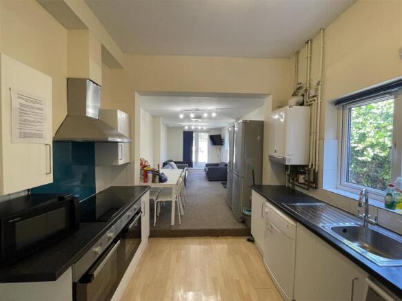 Kitchen.JPG