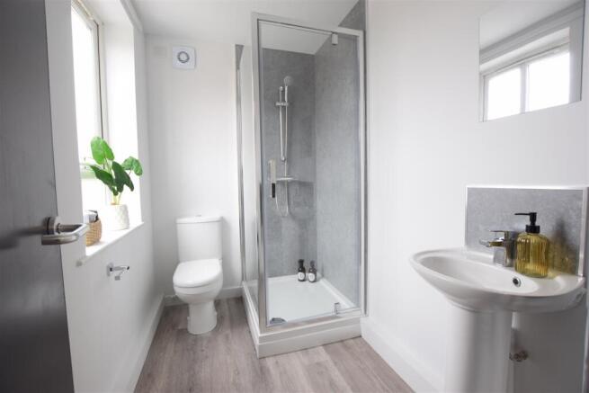 Room A en suite.JPG