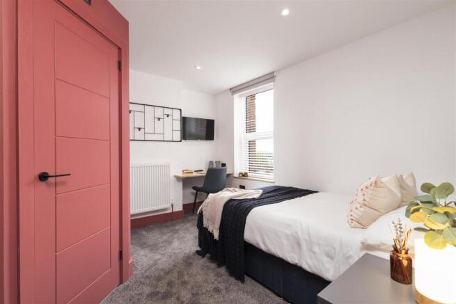 36 Yarborough Bed 5.jpg