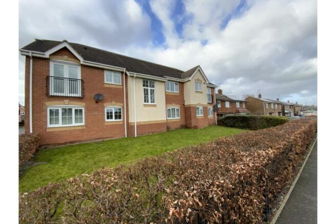 1 bedroom apartment for sale in Shropshire Way, West Bromwich, B71