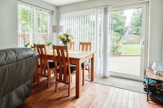 Lounge/Dining Room