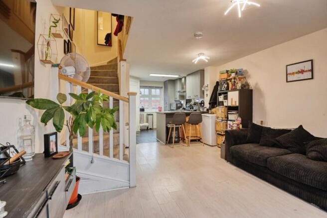 Lounge / Kitchen