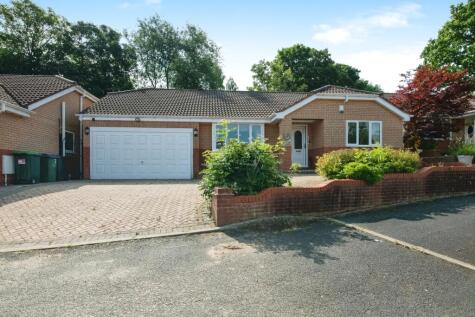 Hollies Rise, Cradley Heath, B64