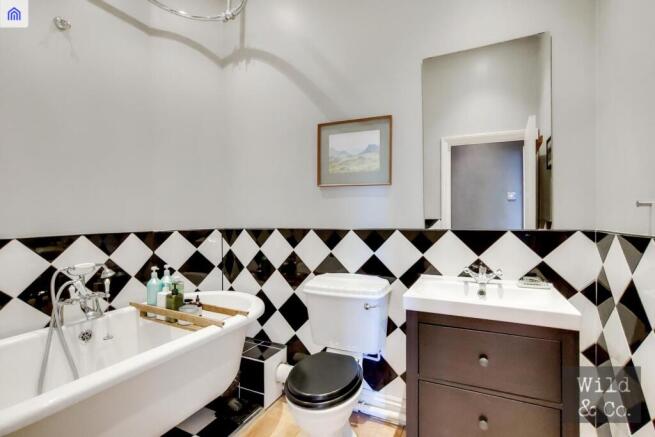 2_Bathroom-0.jpg