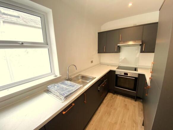 3 Oaklands FFKitchen