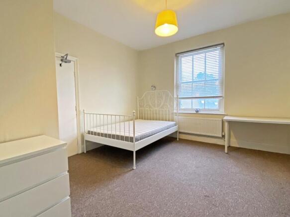Bedroom6_b