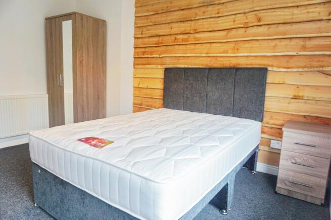 MiddleFloor_Bedroom4