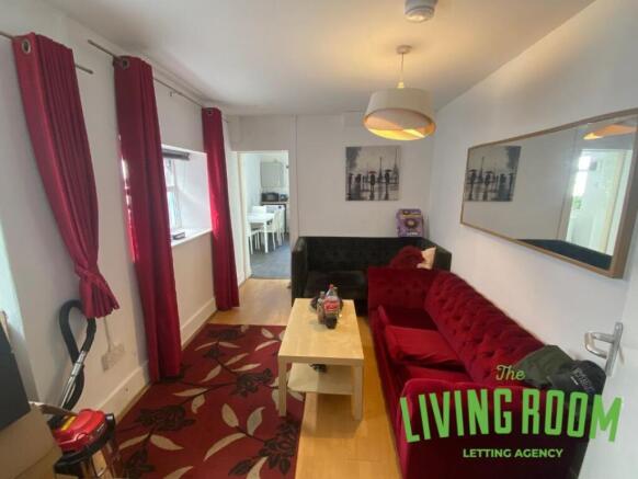 lounge b