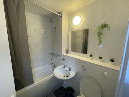 Ramsons Avenue, Conniburrow