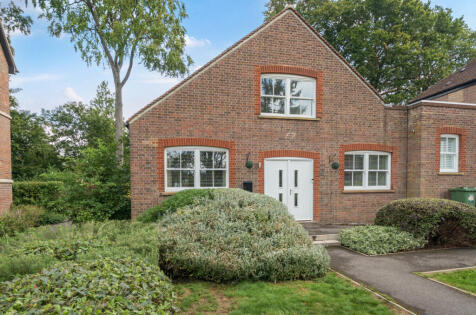 Frances Drive, Dunstable, Bedfordshire