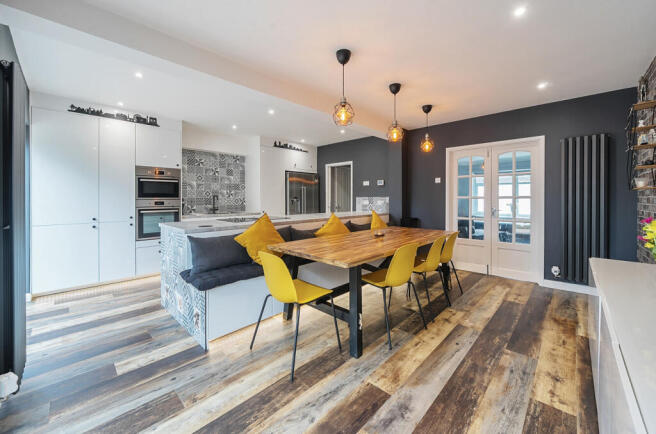 1343927-12-68a5f3...