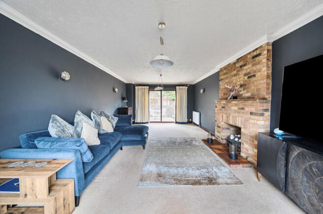 1364643-7-68ee720...