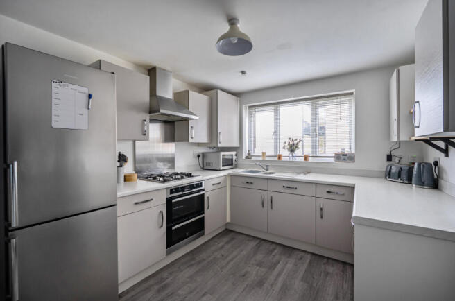 1372801-14-690218...