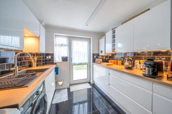 1383052-12-691eeb...