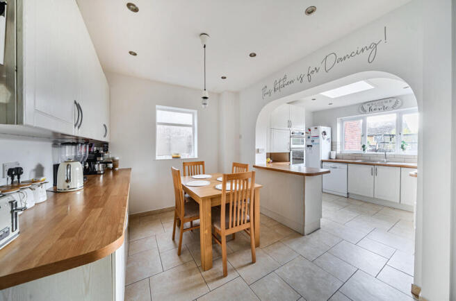 1364142-10-690b3d...