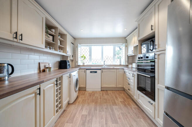 1323740-17-686e50...