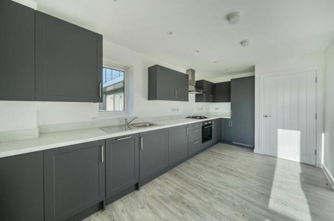 1385613-5-6926de4...