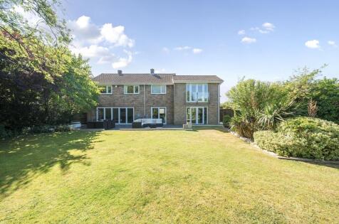 Coombe Drive, Dunstable, Bedfordshire
