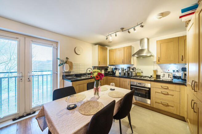 1394082-15-695f88...