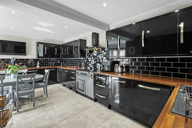 Kitchen Dining room