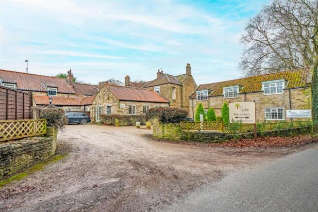 24235 East Ayton Lodge Hotel-001.jpg