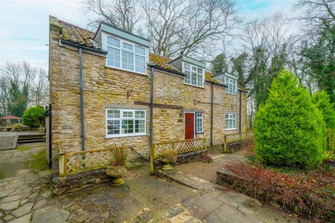 24235 The Coach house-001.jpg