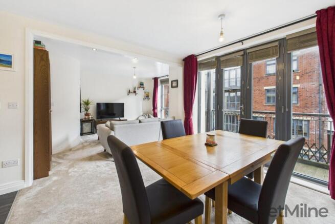 Living/dining room